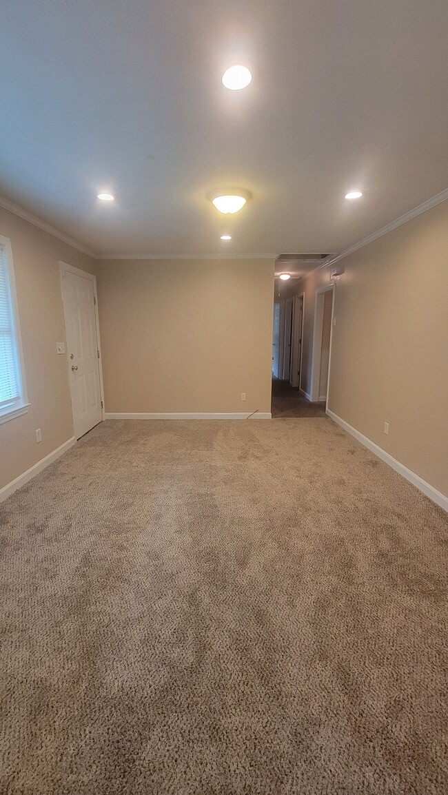 Building Photo - 174 Richardson Cir