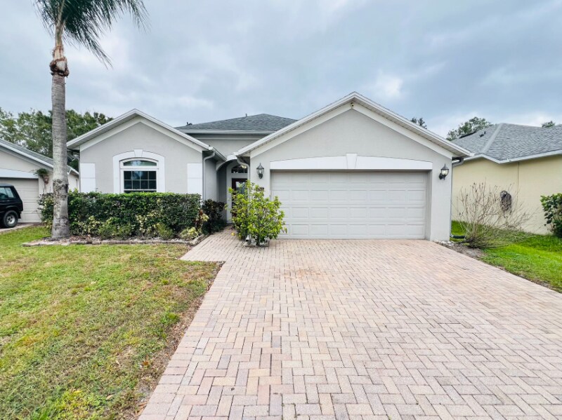 Foto principal - 10143 Shadow Creek Dr