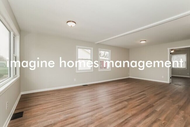 Foto del edificio - 4904 Glenn Lodge Rd