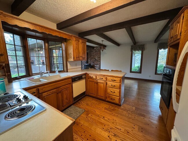 Foto del edificio - 21635 SW Elwert Rd