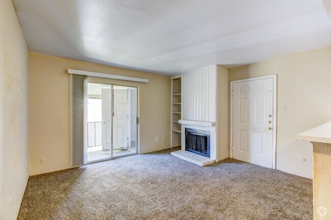 2BR, 1BA - 812SF - Living Room - Retreat on Rosslyn