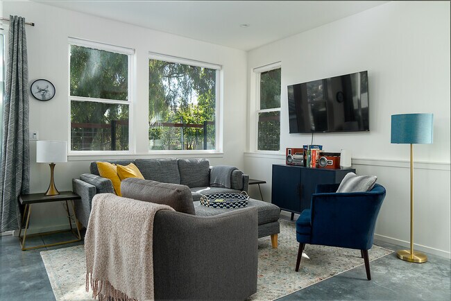 Foto del edificio - 479 Lawrence Dr