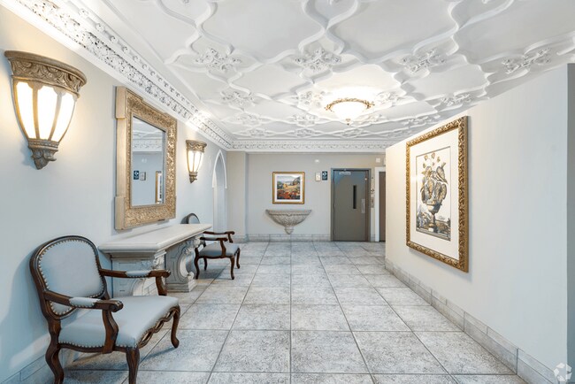 Foto del edificio - 901 W Argyle St