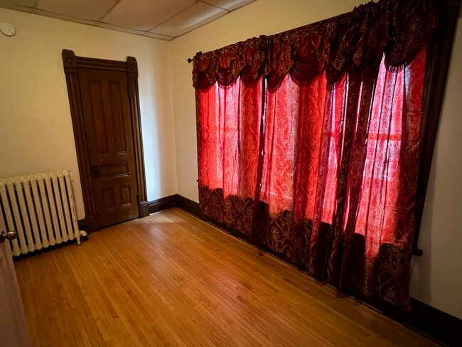 Foto del edificio - 1215 E 1st St