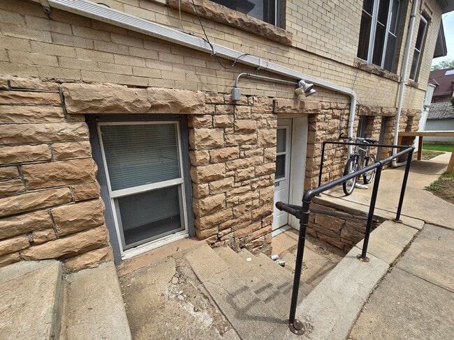 Building Photo - 1038 14th St