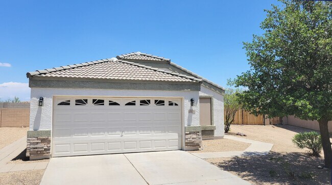 Building Photo - Upgraded 3 Bedroom With Bonus Room