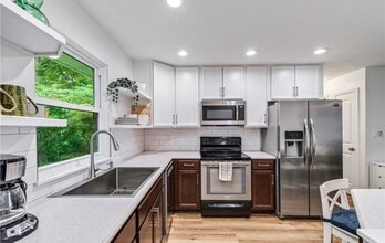 Building Photo - 3811 Edgepark Dr