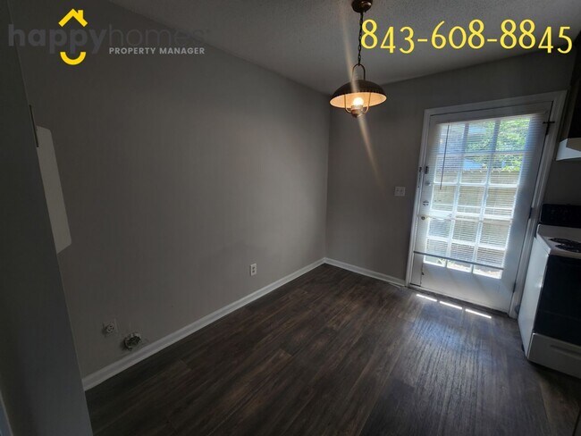 Foto del edificio - 2/1.5 townhouse in James Island off of Harbor View!