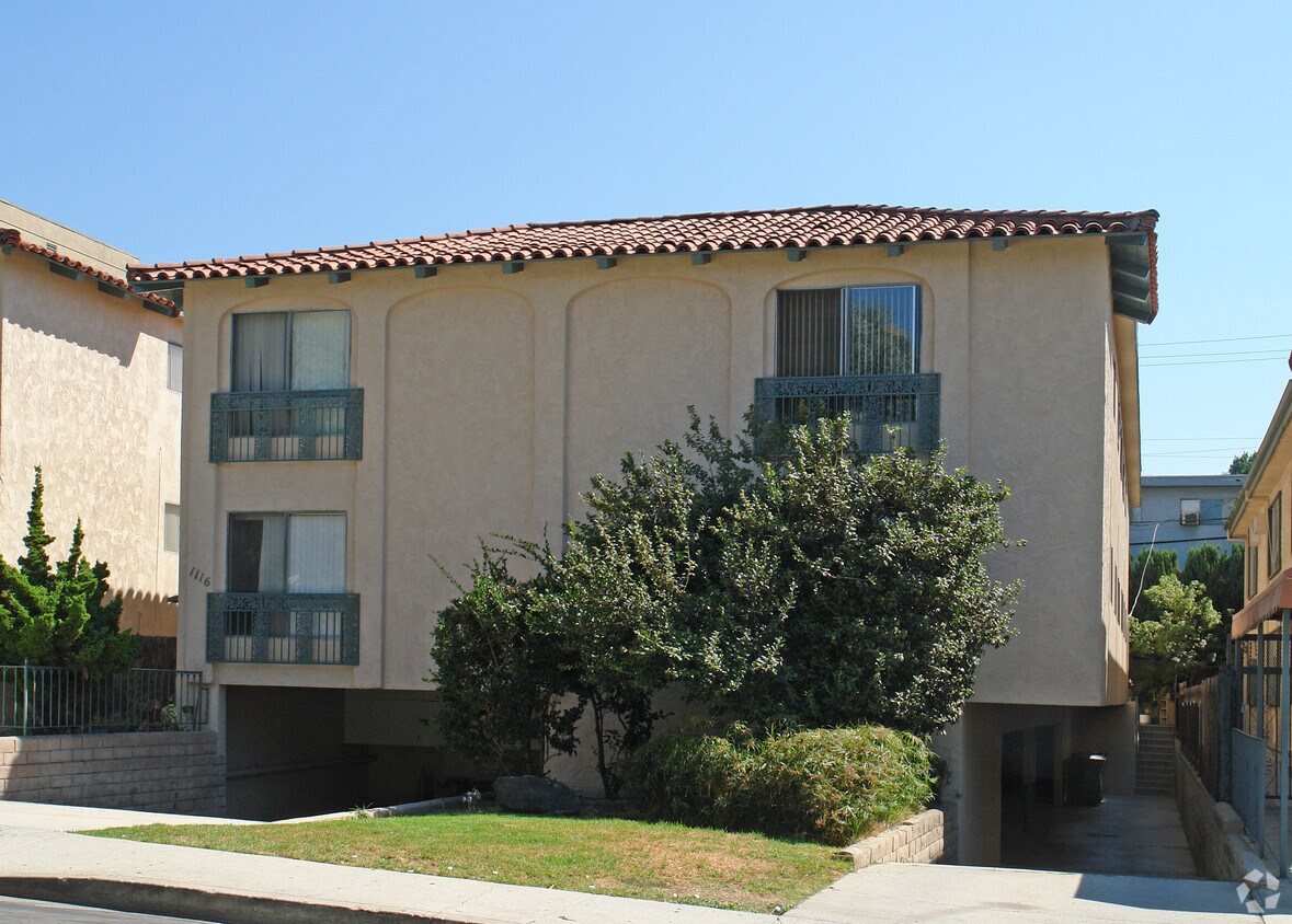 Building Photo - 1116 N Olive Dr