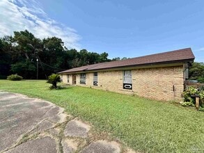 Building Photo - 9681 Pine Cone Dr