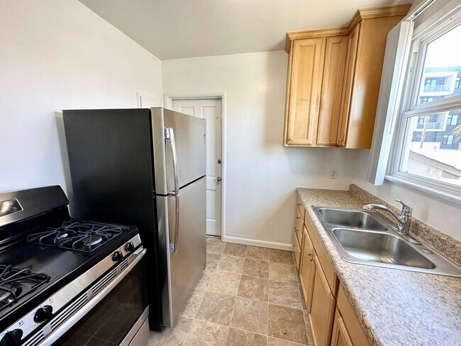 Building Photo - North Park - One Bedroom Apartment with 2-Car Garage.