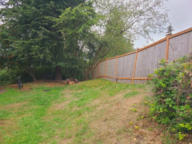 Building Photo - 6008 W Magnolia Ave