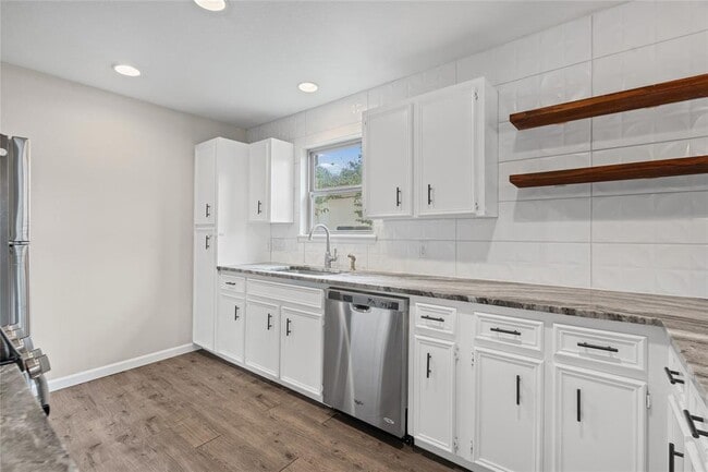 Building Photo - 810 Stillhouse Spring