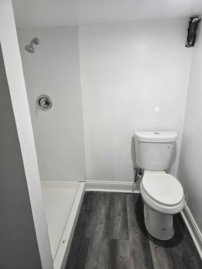 Building Photo - 1935 Jackson Ave