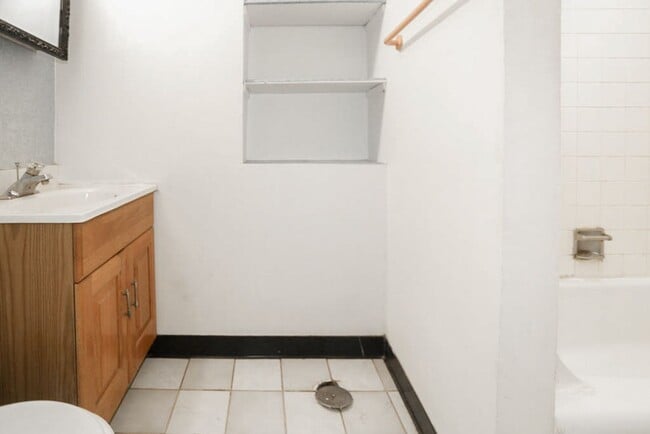 Foto del edificio - 869 W Lill Ave