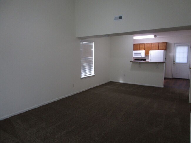 Foto del edificio - 5005-5007 Carrie Ridge Dr.