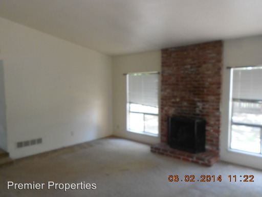 Building Photo - 1781 E Menlo Ave