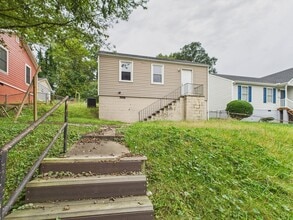 Building Photo - 4707 Castlewood Rd