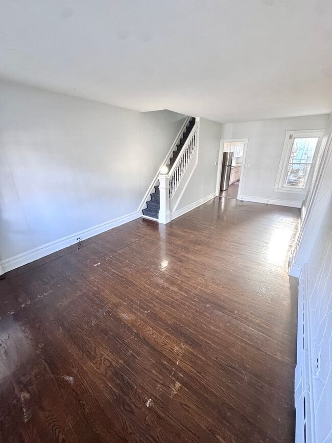 Foto del edificio - FIVE BEDROOM Home