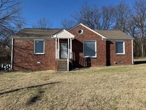 Building Photo - 2401 Buena Vista Pike