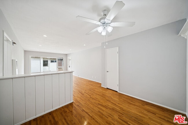 Foto del edificio - 5307 Vantage Ave