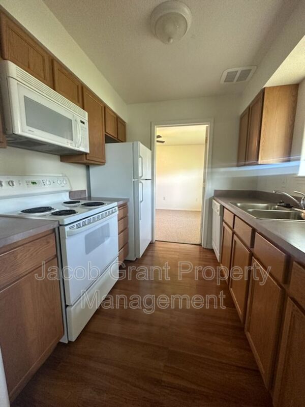 Building Photo - 1378 Curlew Dr