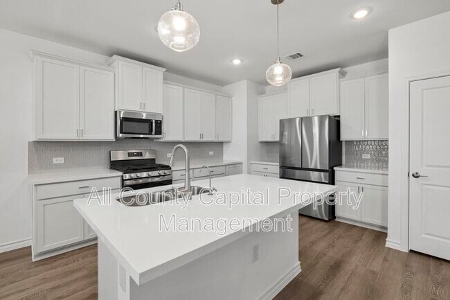 Building Photo - 5304 Jason Dr
