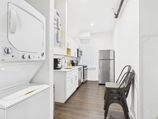 Foto del edificio - 1010 W 26th St