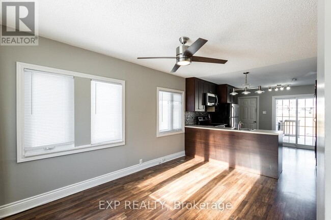 Photo du bâtiment - 230 Pine Beach Dr