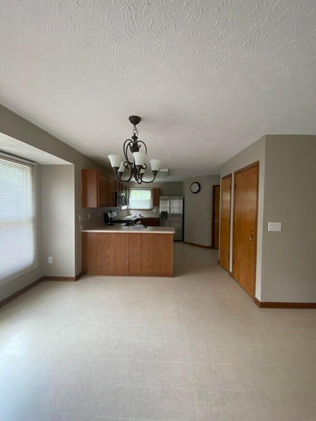 Foto del edificio - 8123 Shannon Glen Blvd