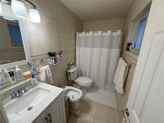 Foto del edificio - 3 bedroom in Hialeah FL 33016