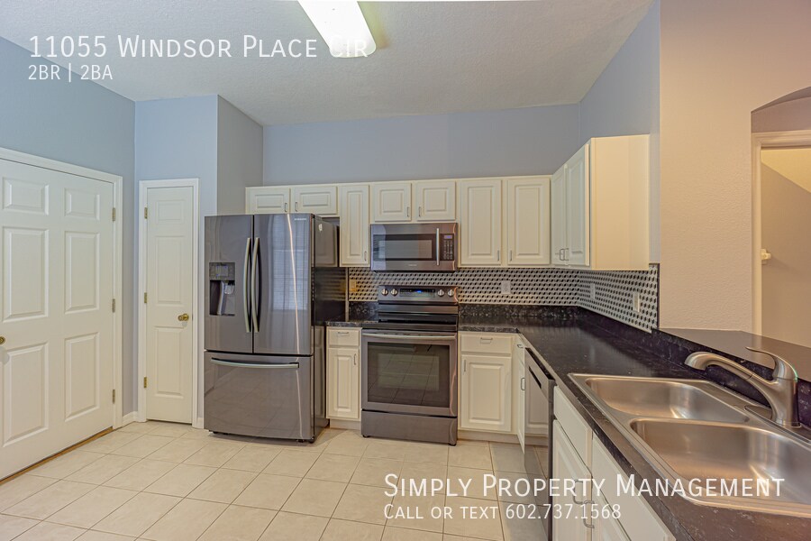 Primary Photo - Spacious 2 bedroom 2.5 bathroom Townhouse!