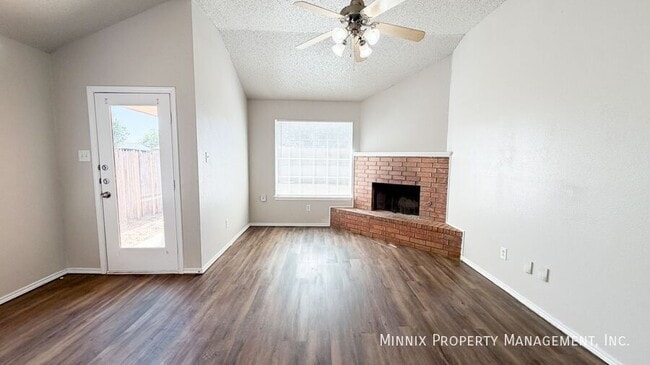 Building Photo - 9702 Ave. U-B