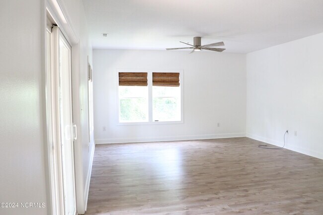 Building Photo - 200 Lighthouse Ln