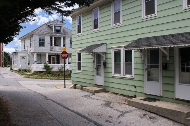 Foto del edificio - 257 Hyson Ln