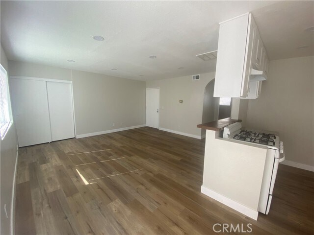 Foto del edificio - 18440 Desidia St.