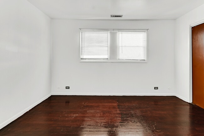 Building Photo - 403 Prairie Ave