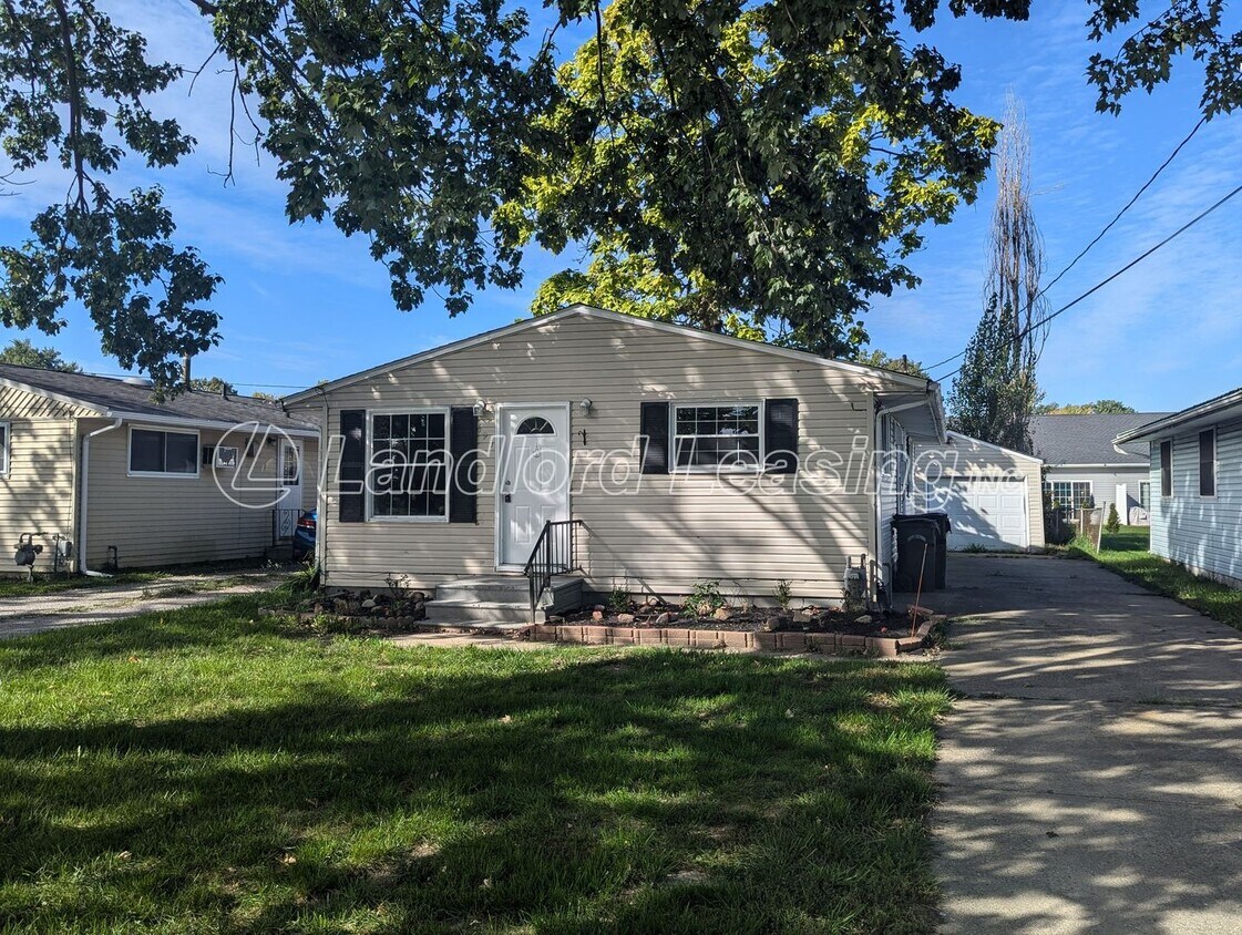 693 S Abbe Rd, Elyria, OH 44035 House Rental in Elyria, OH