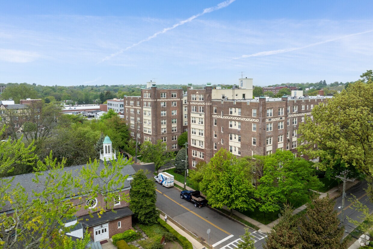 Foto principal - Bronxville Towers Apartments