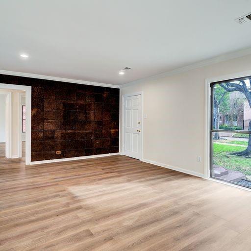 Foto del edificio - 4144 Milton St