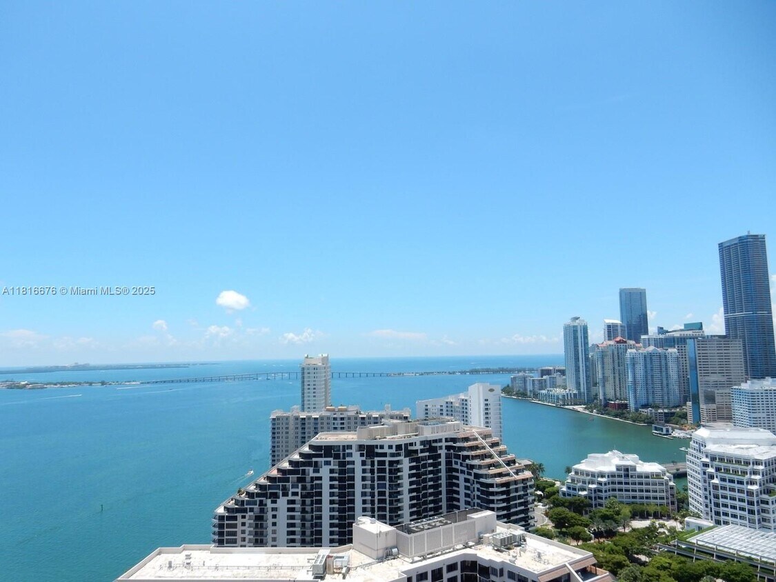 Primary Photo - 848 Brickell Key Dr