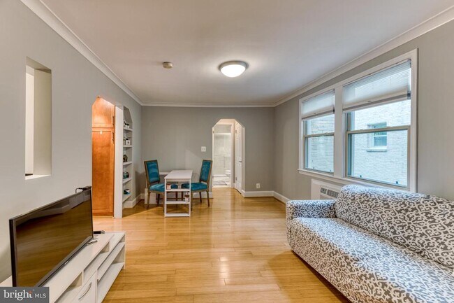 Foto del edificio - 1363 K St SE