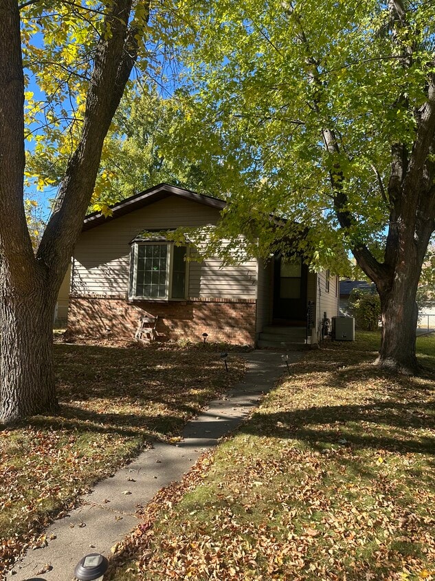 Primary Photo - 137 35th Ave N