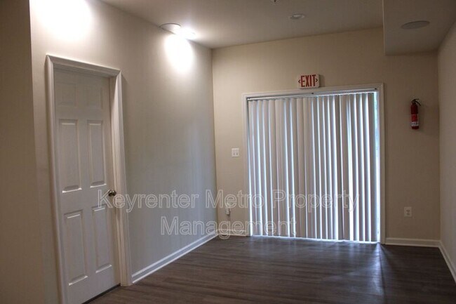 Foto del edificio - 3421 Gentle Breeze Dr