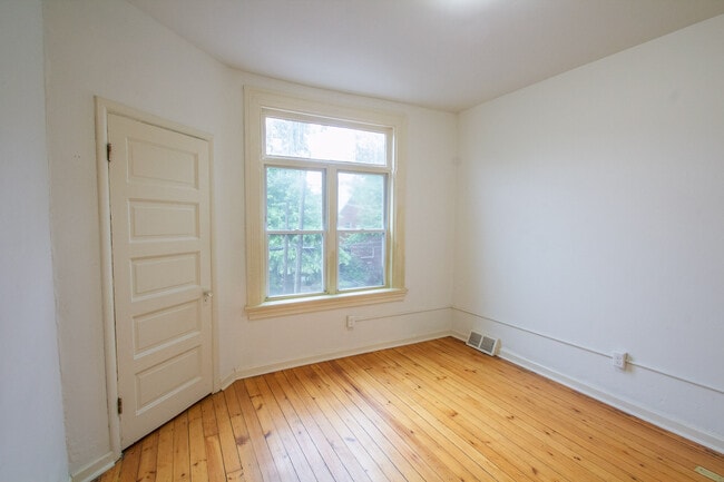 Building Photo - 422 S Trenton Ave