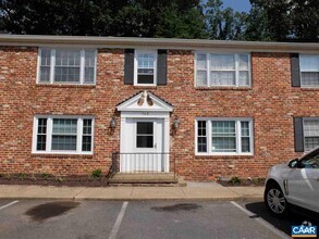 Building Photo - 140 Hessian Hills Cir