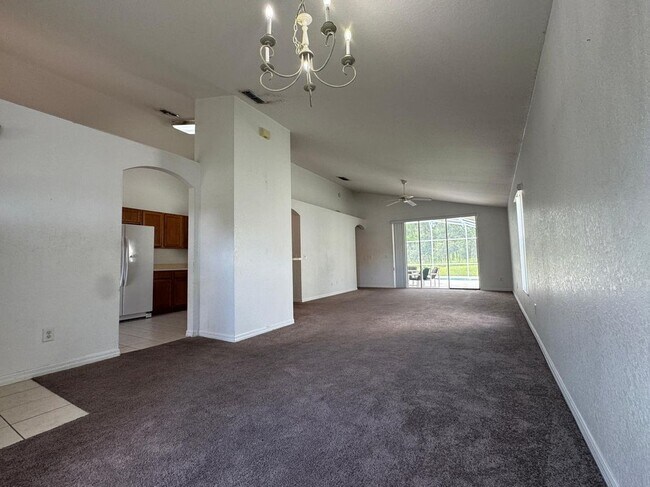 Foto del edificio - 1536 N Hampton Dr