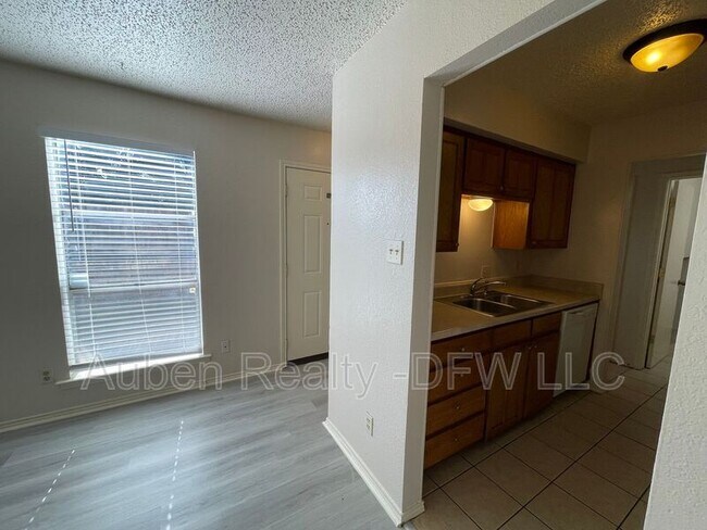Foto del edificio - 5524 Lewis Ct