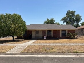 Building Photo - 1502 Linda Ln