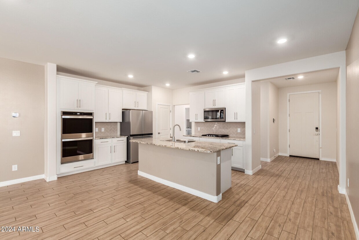 Foto principal - 12357 W Kaler Dr